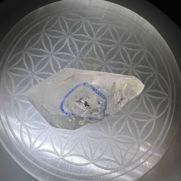 Enhydro Quartz Crystal Mobile Sediment Inclusion - Picture 4 of 13